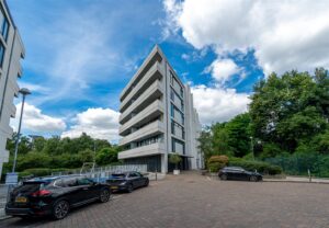 Edmunds House, Colonial Drive, W4
