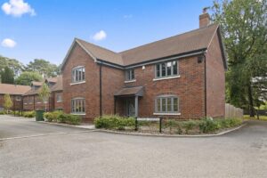 Dunmar Gardens, Camberley