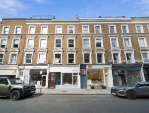 1, 10 Englands Lane, NW3 4TG